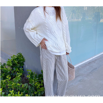 Hot sale light and light white sweater